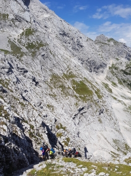 Spannende Familien-Klettersteigtour über die Schöngänge auf den Bernadeinkopf