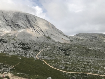Beautiful hike through the Ampezzaner Dolomites (5 days)