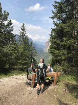 Beautiful hike through the Ampezzaner Dolomites (5 days)