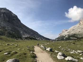 Beautiful hike through the Ampezzaner Dolomites (5 days)
