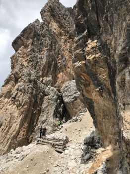 Beautiful hike through the Ampezzaner Dolomites (5 days)