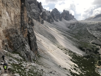 Beautiful hike through the Ampezzaner Dolomites (5 days)