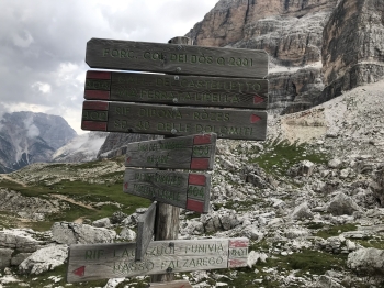 Beautiful hike through the Ampezzaner Dolomites (5 days)
