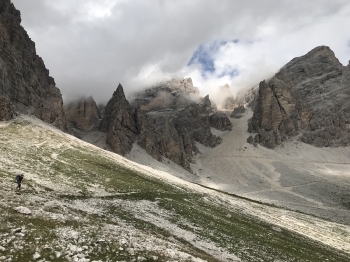 Beautiful hike through the Ampezzaner Dolomites (5 days)