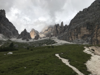 Beautiful hike through the Ampezzaner Dolomites (5 days)