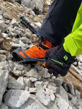 Safe mountain hiking Part 5 – ‘Crossing snowfields’