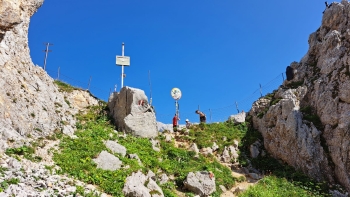 Hiking tour via Gatterl onto the Zugspitze (2 days)