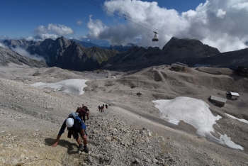 Hiking tour via Gatterl onto the Zugspitze (2 days)