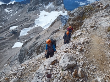 Hiking tour via Gatterl onto the Zugspitze (2 days)