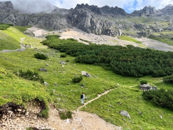 Hiking tour via Gatterl onto the Zugspitze (2 days)