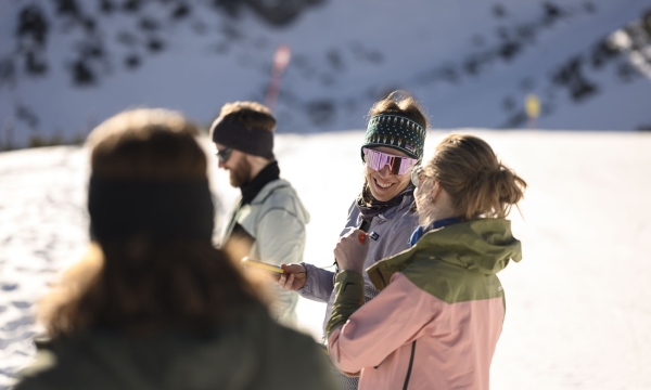 Winterwanderung mit Rodelspaß rund um Garmisch